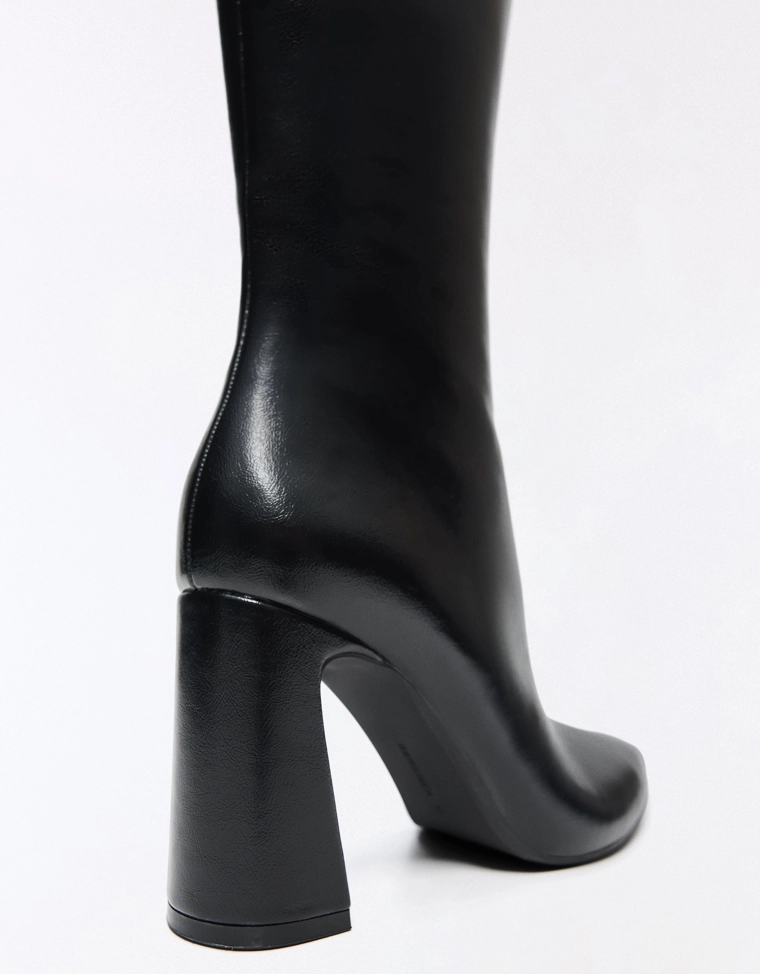 Block heel boots