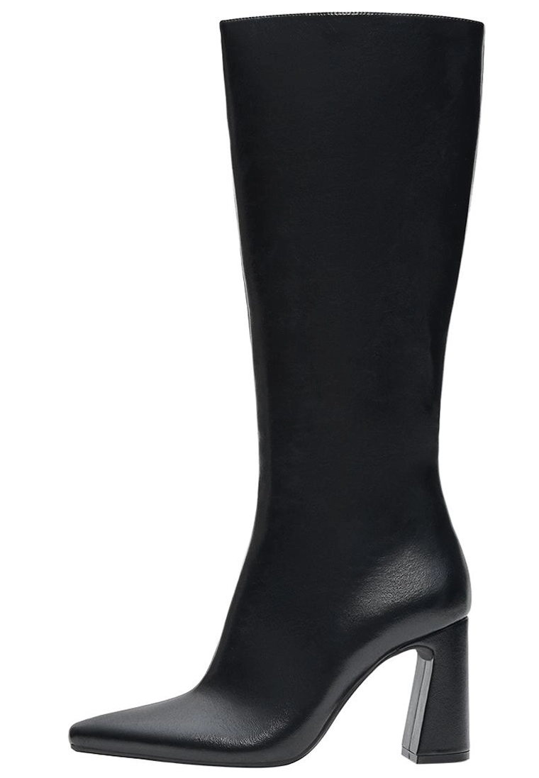 Block heel boots