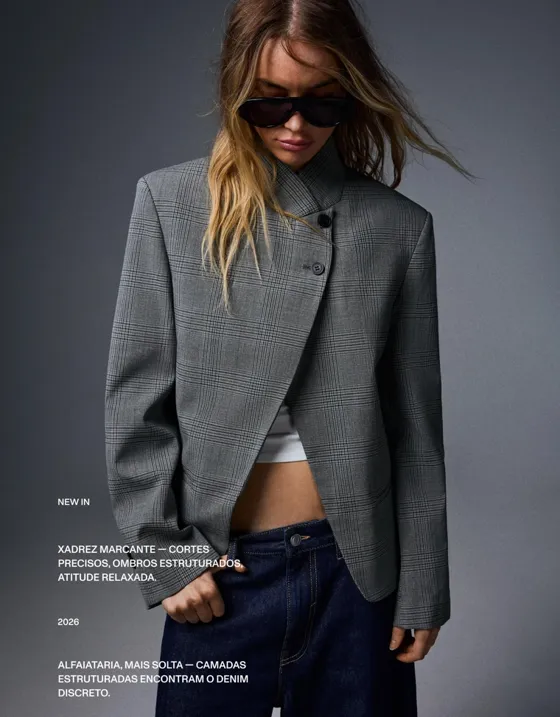 Двубортный пиджак на пуговицах