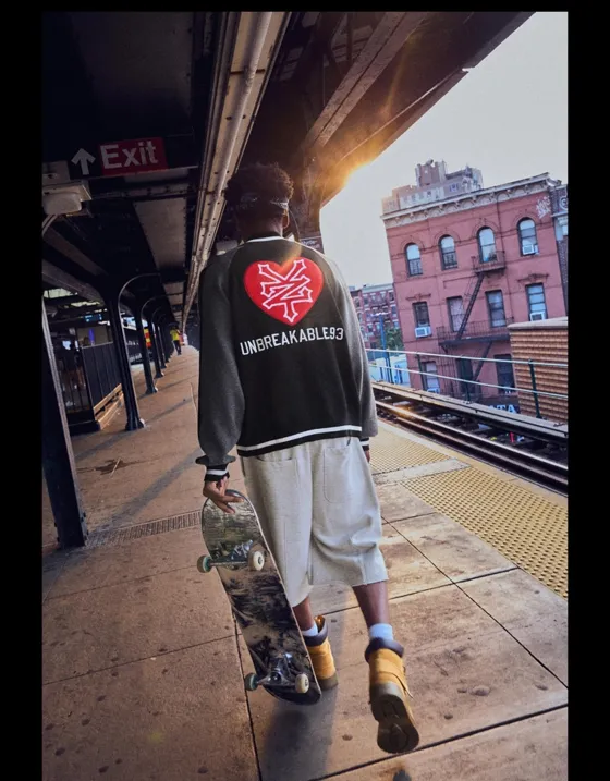 Куртка на молнии ZOO YORK x BERSHKA с вышивкой