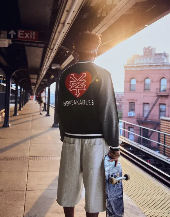 Куртка на молнии ZOO YORK x BERSHKA с вышивкой