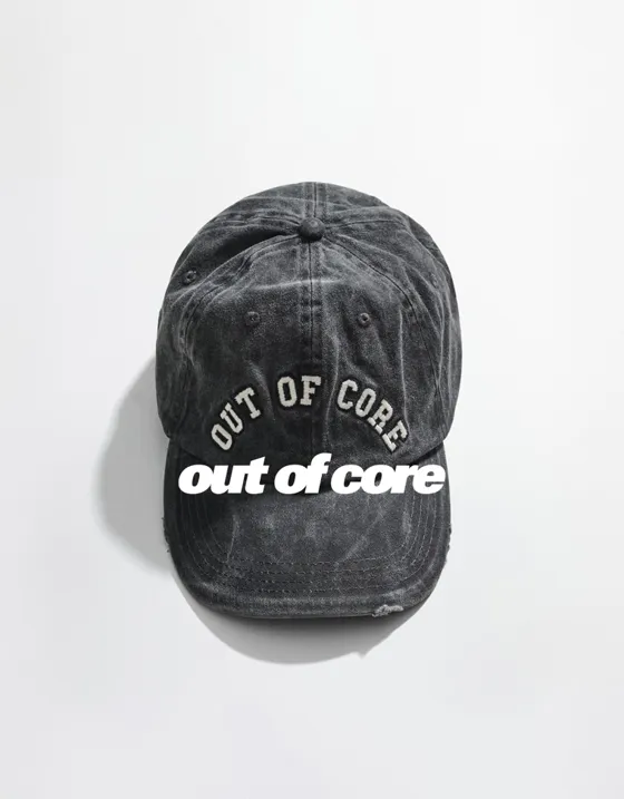 Кепка с вышивкой OUT OF CORE