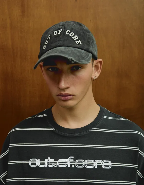 Кепка с вышивкой OUT OF CORE
