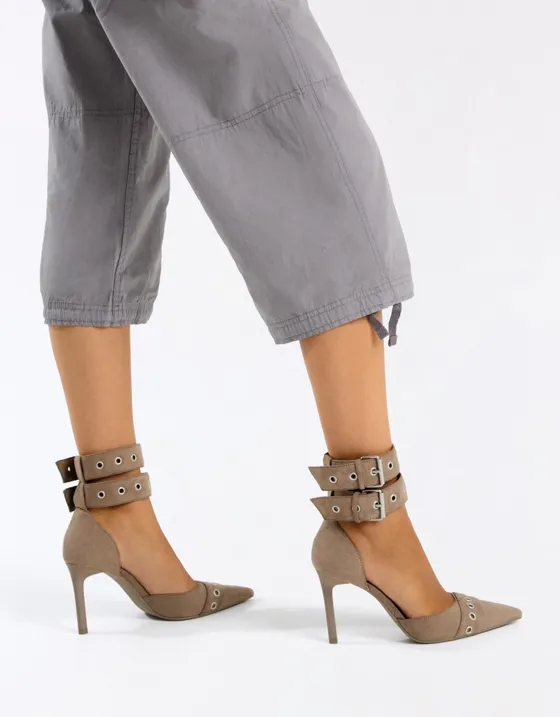 ТУФЛИ НА КАБЛУКЕ С РЕМЕШКАМИ