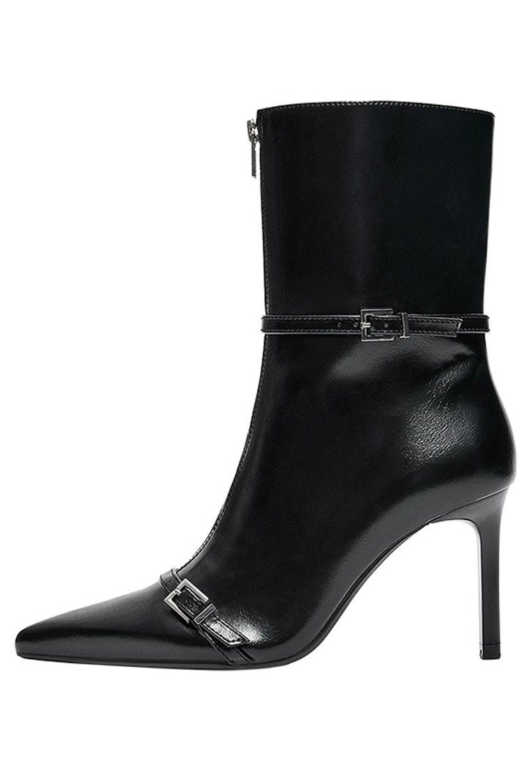 Heeled ankle boots with buckle detail