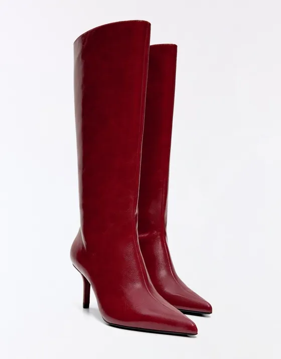 Fitted shaft heeled boots