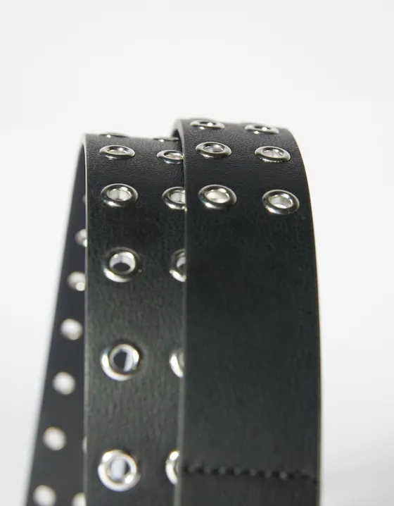Ремень из искусственной кожи с заклепками