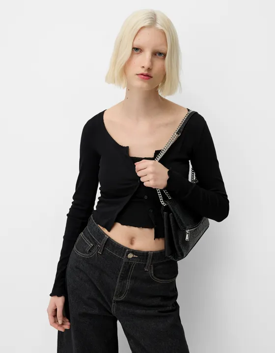 Небольшая сумка из искусственной кожи с цепочкой