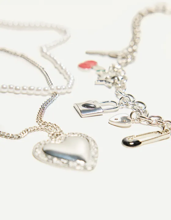 Набор из трех ожерелий с подвесками