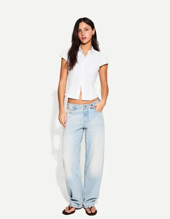 Short sleeve shirt with Peter pan collar