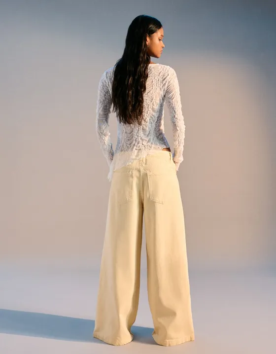 Wide-leg trousers