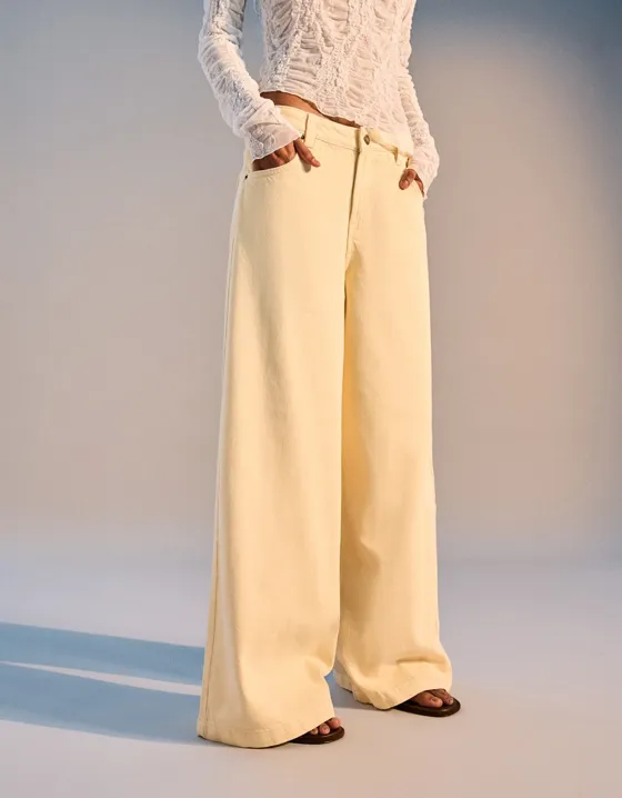 Wide-leg trousers