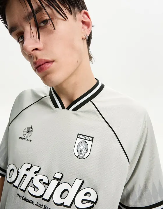 Футболка из сетчатой ткани в спортивном стиле