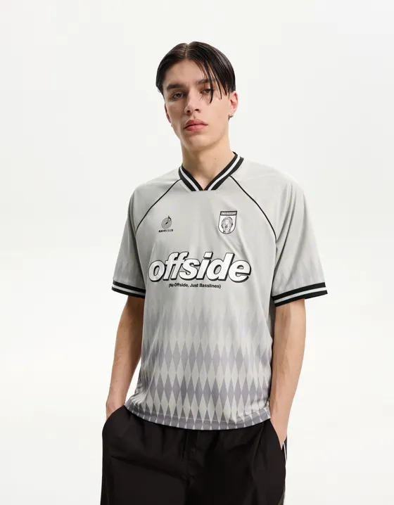 Футболка из сетчатой ткани в спортивном стиле