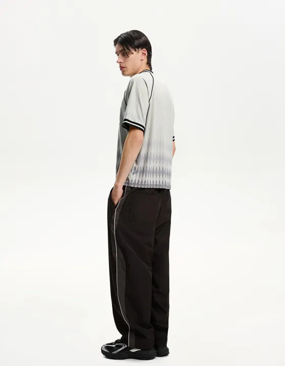 Футболка из сетчатой ткани в спортивном стиле