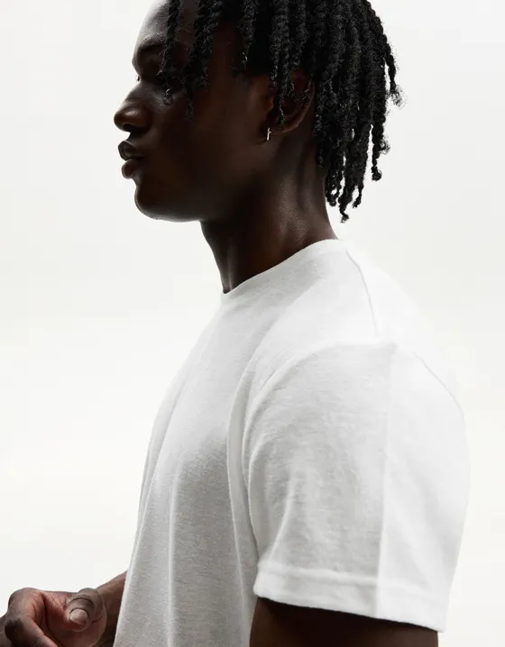 Футболка из рельефной ткани