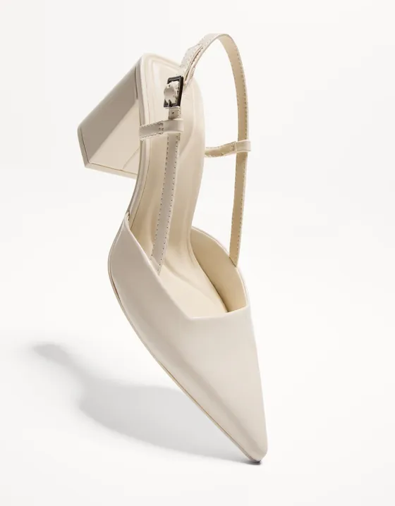 Block heel slingback shoes