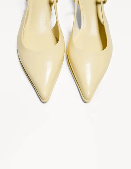 Kitten heel shoes