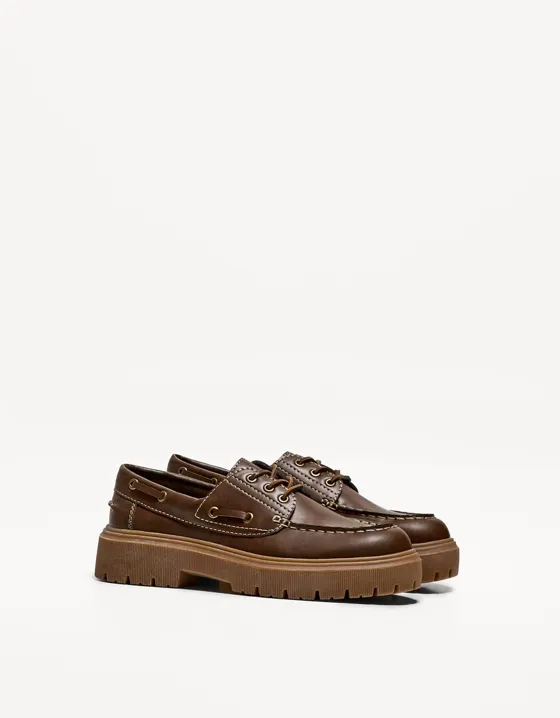 Deck shoes