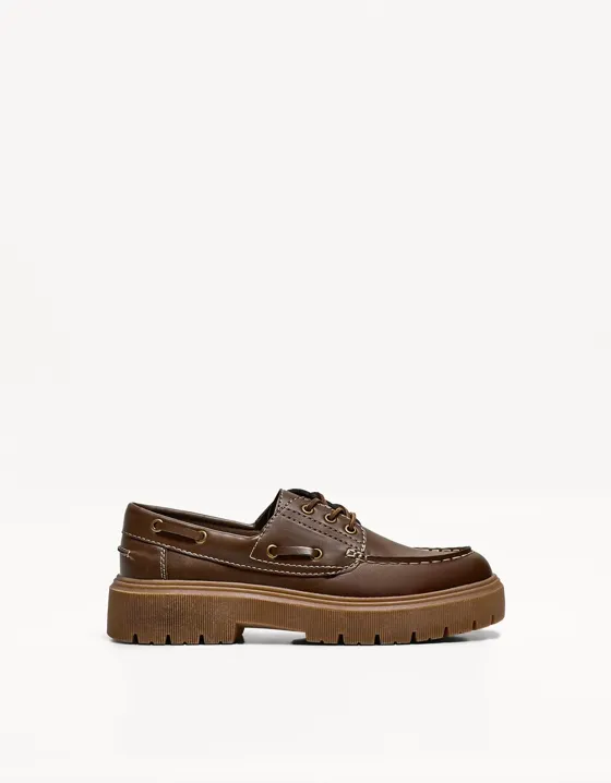 Deck shoes