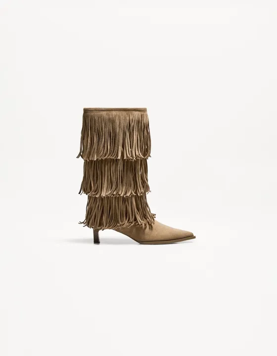 Kitten heel boots with fringing