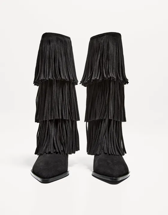 Kitten heel boots with fringing