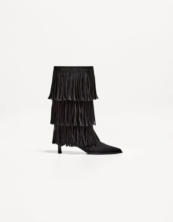 Kitten heel boots with fringing