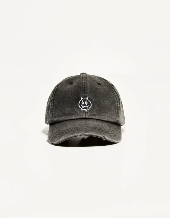 Ripped cap with embroidery
