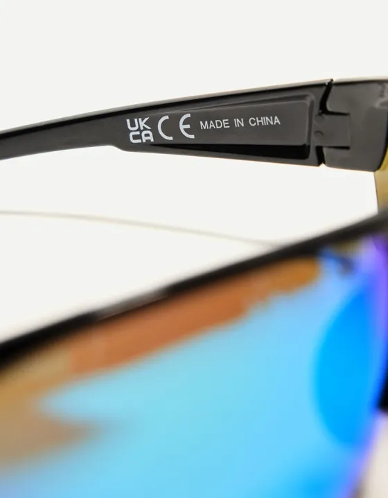 Polarised sports sunglasses