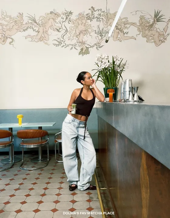 Трикотажный топ халтер с кольцом