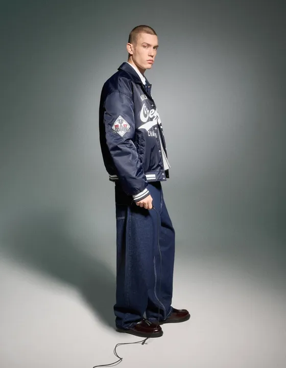 Бомбер в стиле преппи