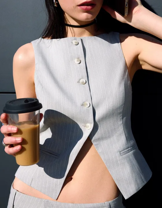 Жилет облегающего кроя