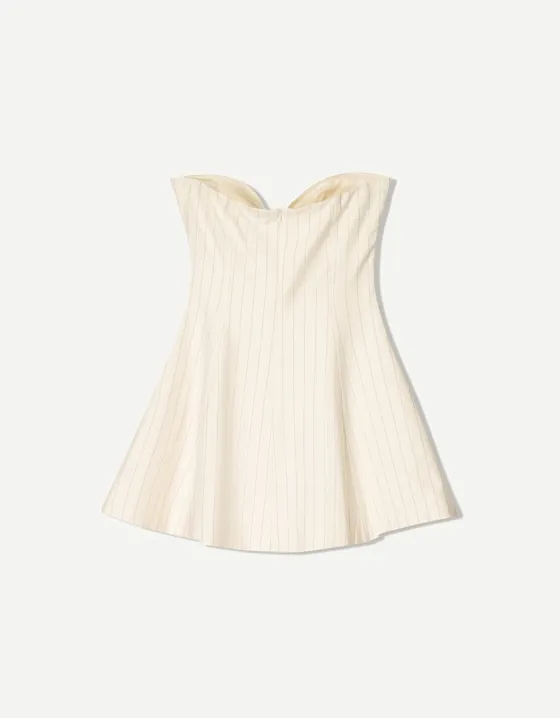 Расклешенное мини-платье в тонкую полоску