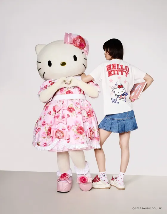 Футболка с короткими рукавами и принтом Hello Kitty