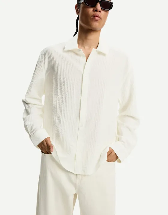 Рубашка из рельефной ткани с длинными рукавами