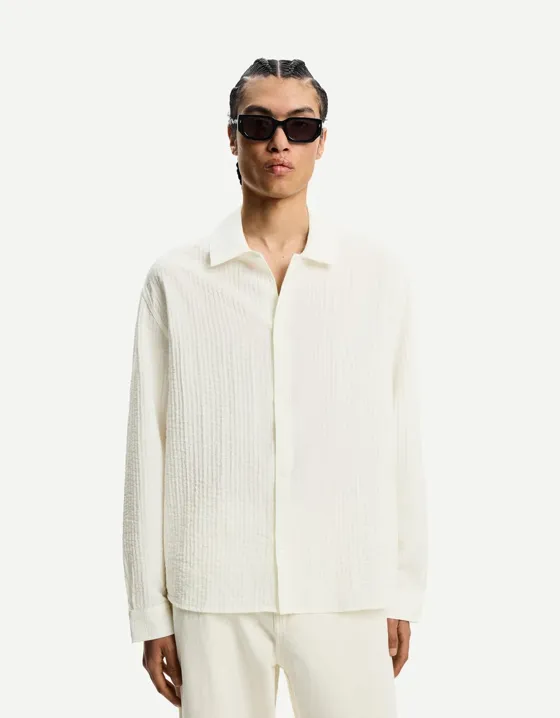 Рубашка из рельефной ткани с длинными рукавами