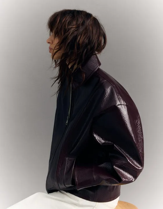 Куртка винилового эффекта bershka