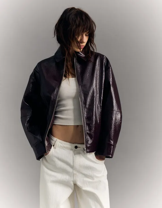 Куртка винилового эффекта bershka