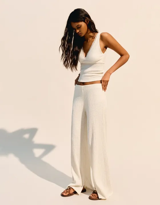 Кружевной топ из рельефной ткани