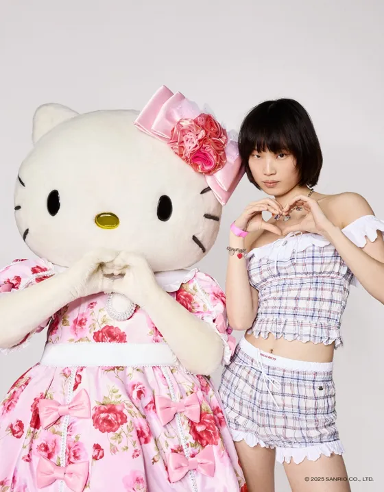 Топ Hello Kitty в клетку с кружевом