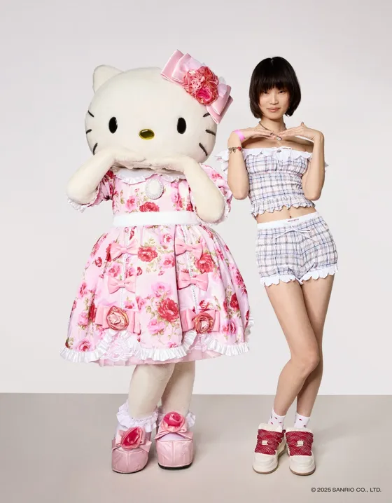 Топ Hello Kitty в клетку с кружевом