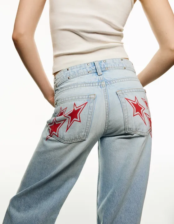 Джинсы свободного кроя с принтом «Звезды»