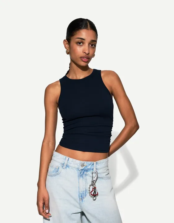 Топ-майка со сборкой