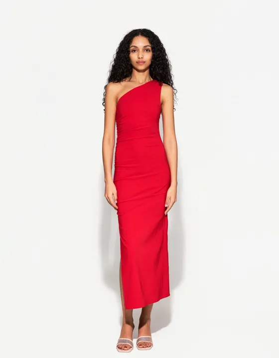 Босоножки на среднем каблуке с ажурным узором