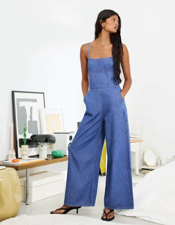 Джинсовый комбинезон