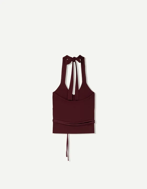 Трикотажный топ халтер с кольцом