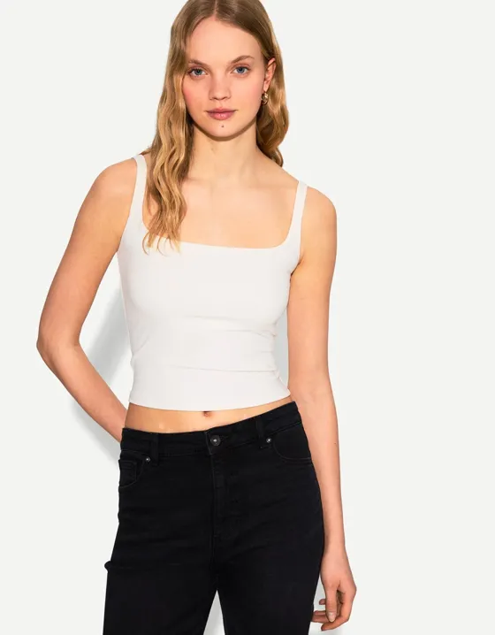 Топ на тонких бретельках bershka