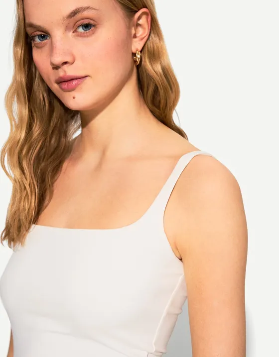 Топ на тонких бретельках bershka