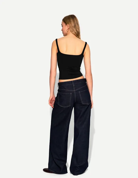 Топ на бретелях