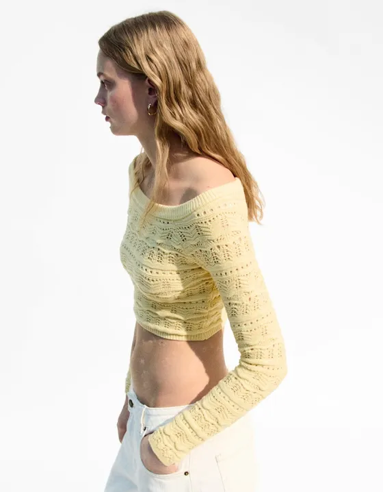 Свитер в стиле рустик с вырезом-лодочкой